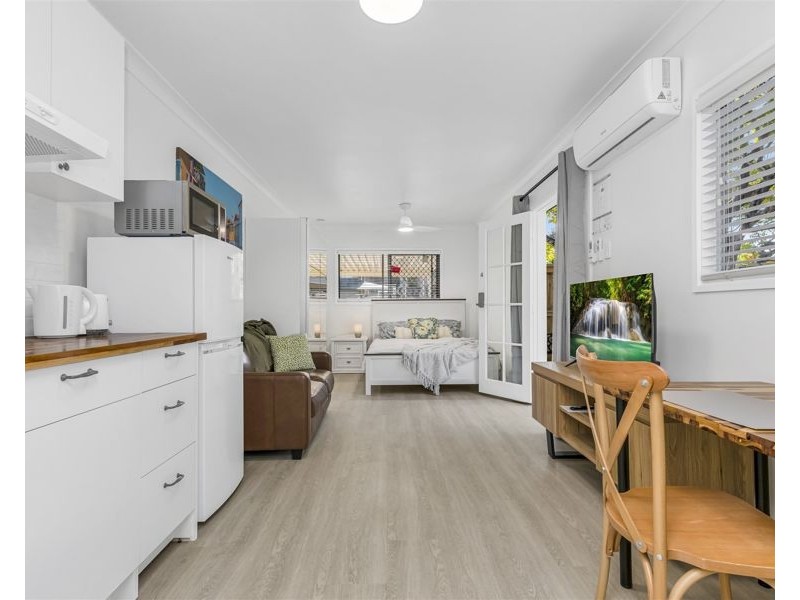 3 Pomona Terrace, Labrador QLD 4215