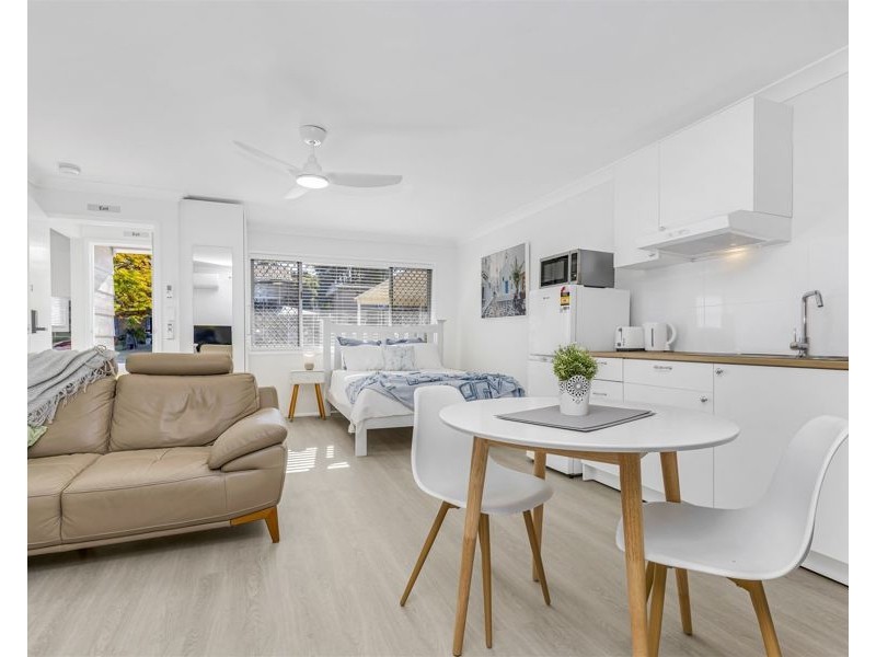 3 Pomona Terrace, Labrador QLD 4215
