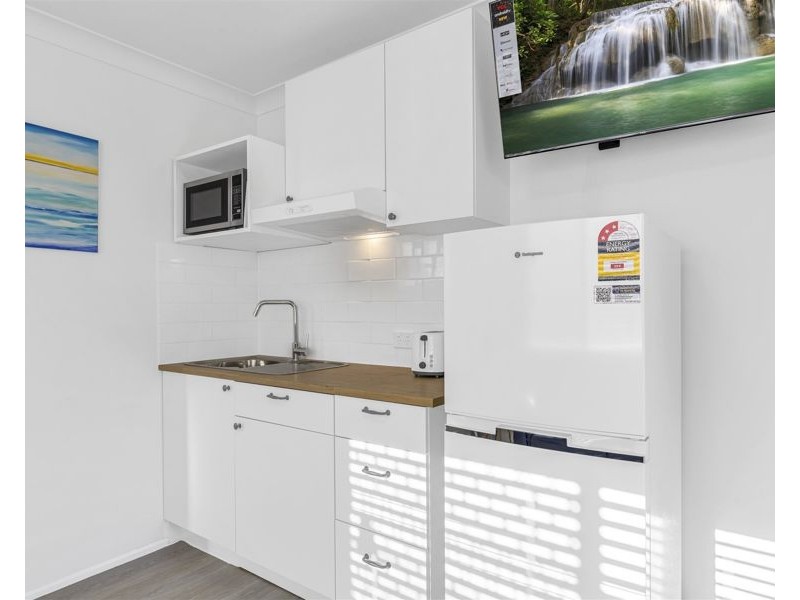 3 Pomona Terrace, Labrador QLD 4215