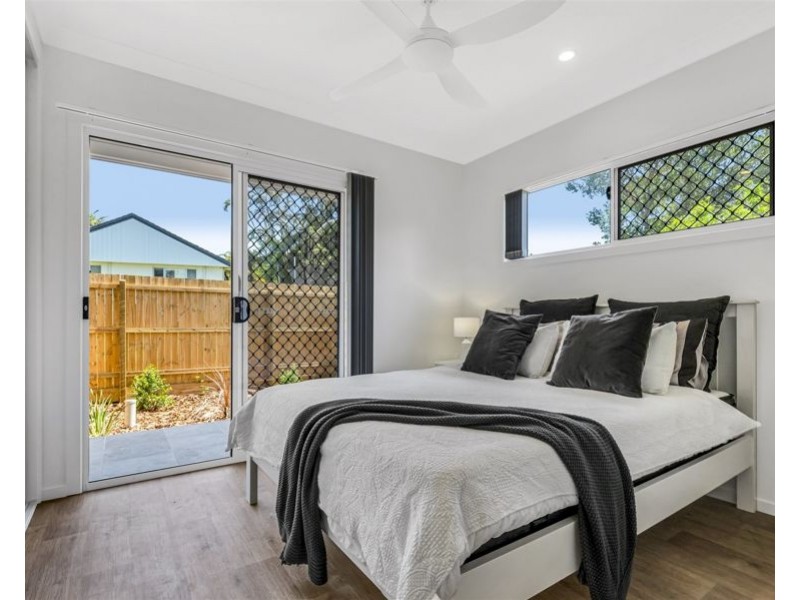 61 Hutton Avenue, Wynnum QLD 4178