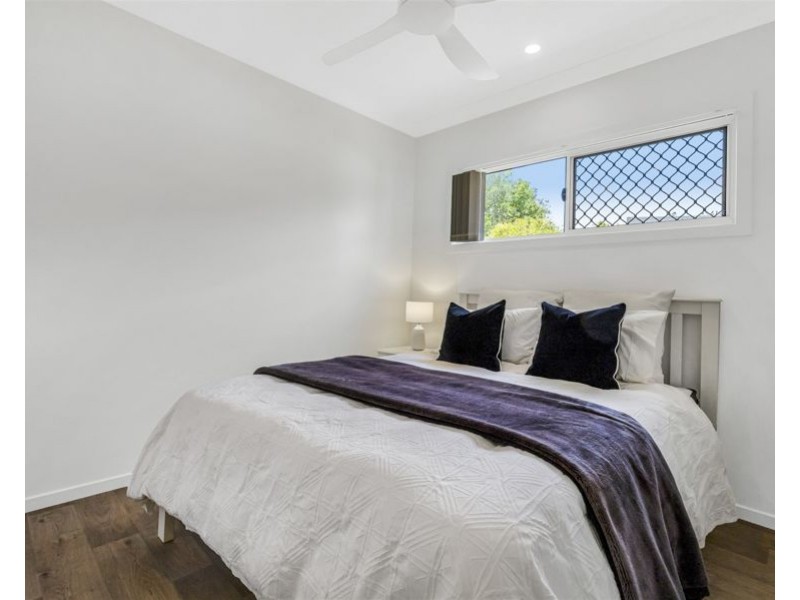 61 Hutton Avenue, Wynnum QLD 4178