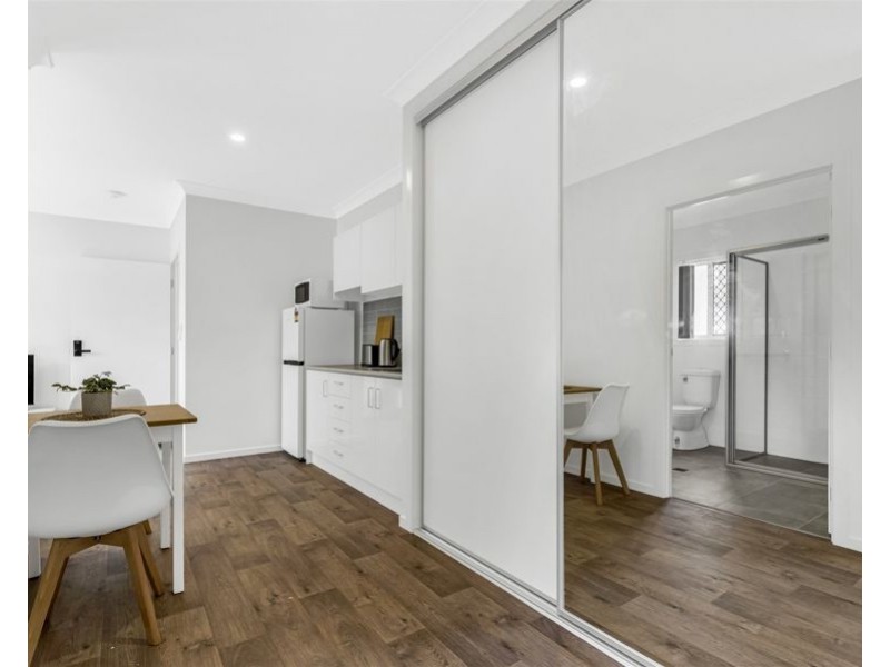 61 Hutton Avenue, Wynnum QLD 4178