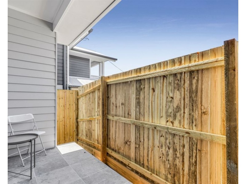 61 Hutton Avenue, Wynnum QLD 4178