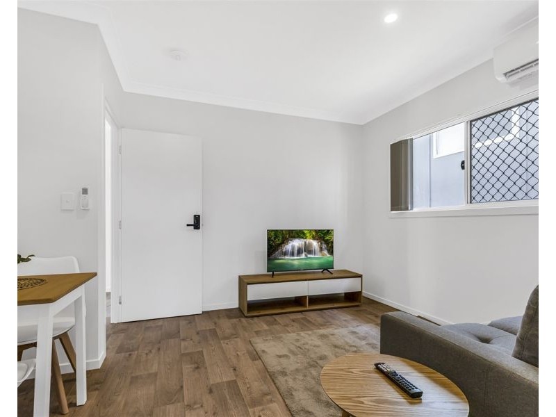 61 Hutton Avenue, Wynnum QLD 4178