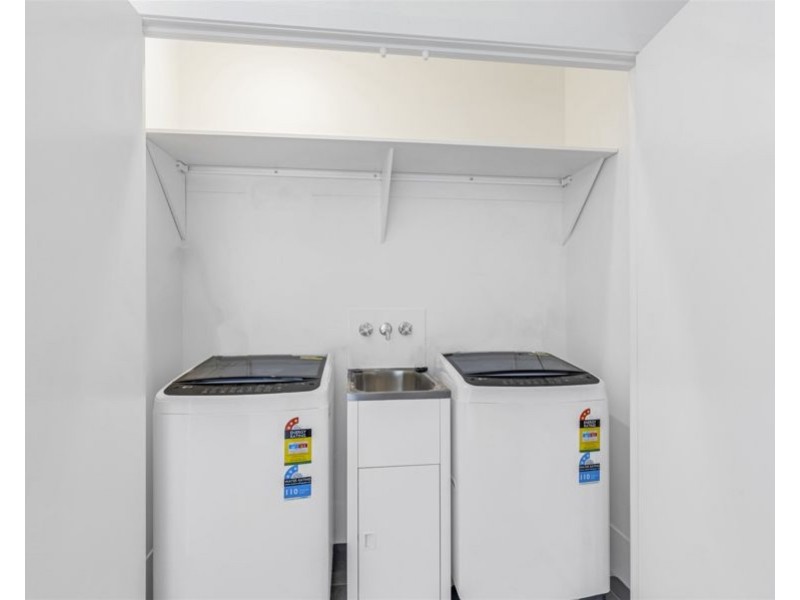 61 Hutton Avenue, Wynnum QLD 4178