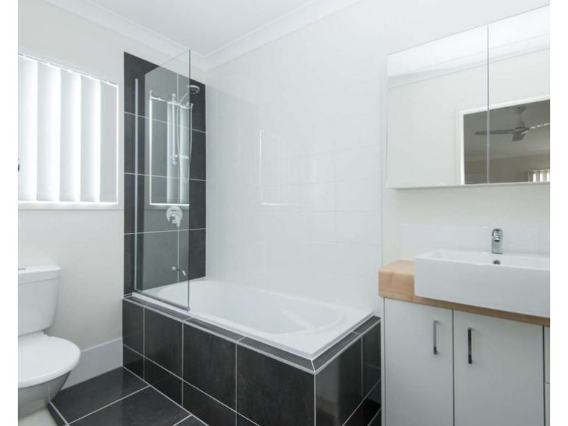 2/145 Selina St, Wynnum QLD 4178