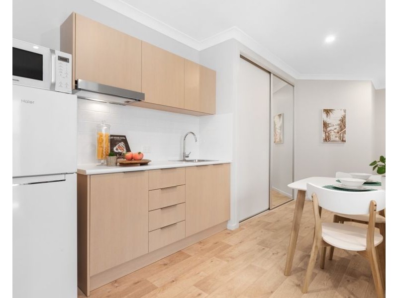 4/13 Queens Parade, Brighton QLD 4017