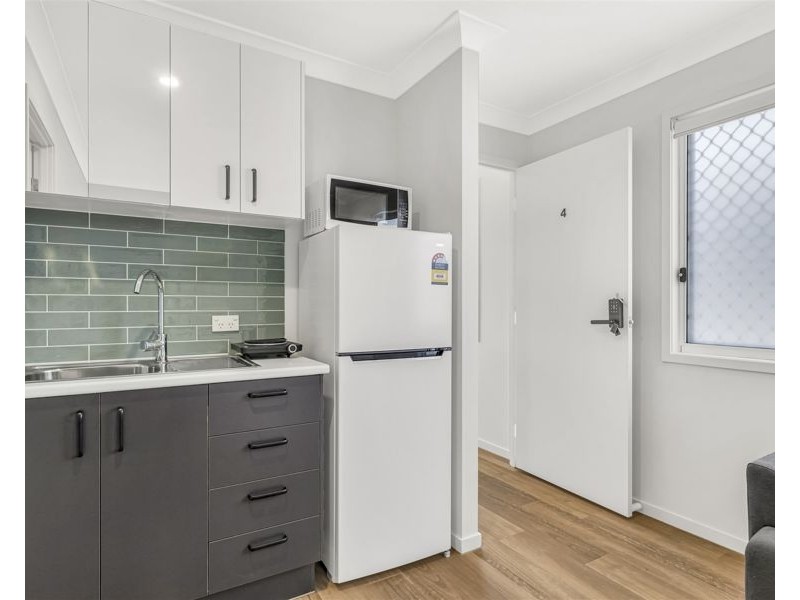 4/79 High Street, Brighton QLD 4017