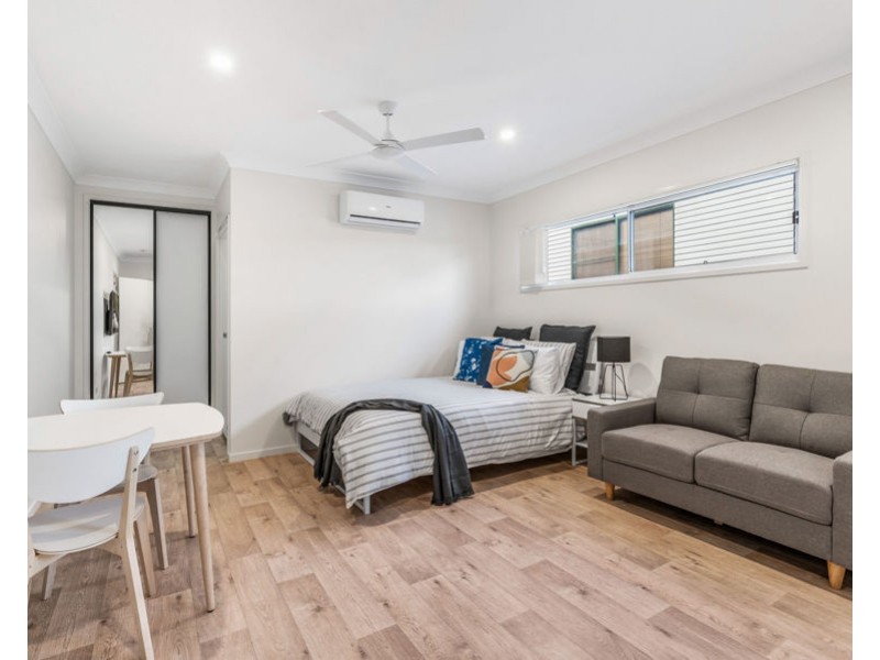60 Lancelot Street, Tennyson QLD 4105