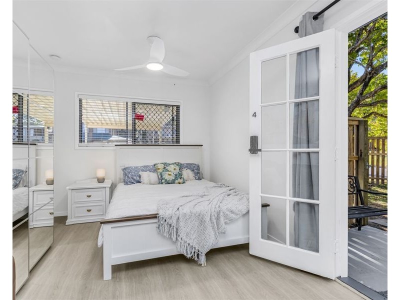 4/3 Pomona Terrace, Labrador QLD 4215