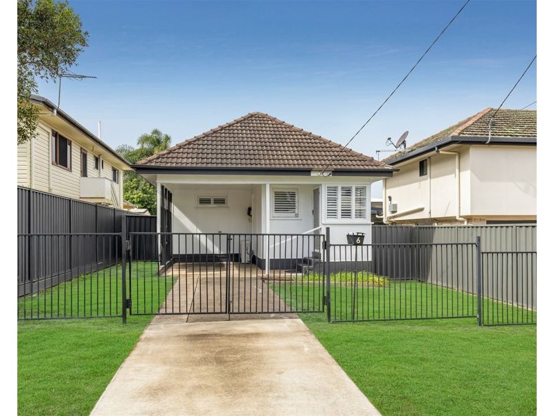 6 Livermore Street, Redcliffe QLD 4020