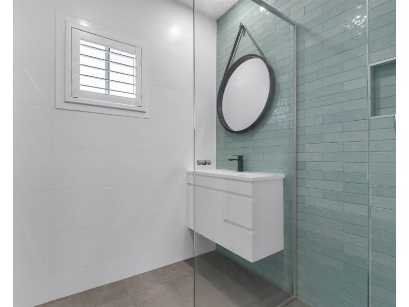 6 Livermore Street, Redcliffe QLD 4020