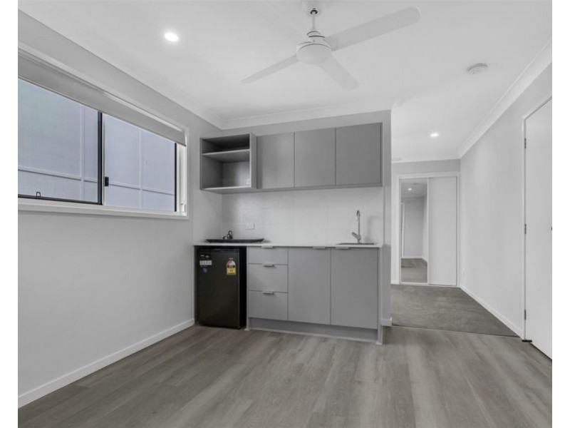 1/19a Bowering Street, Lota QLD 4179