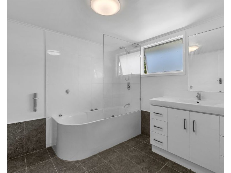 76 Armstrong Road, Cannon Hill QLD 4170