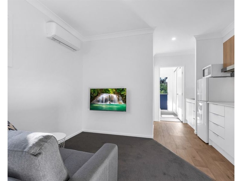 2/61 Miller Street, Chermside QLD 4032