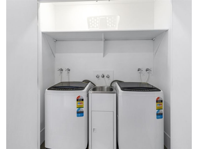 2/12 Price Street, Oxley QLD 4075