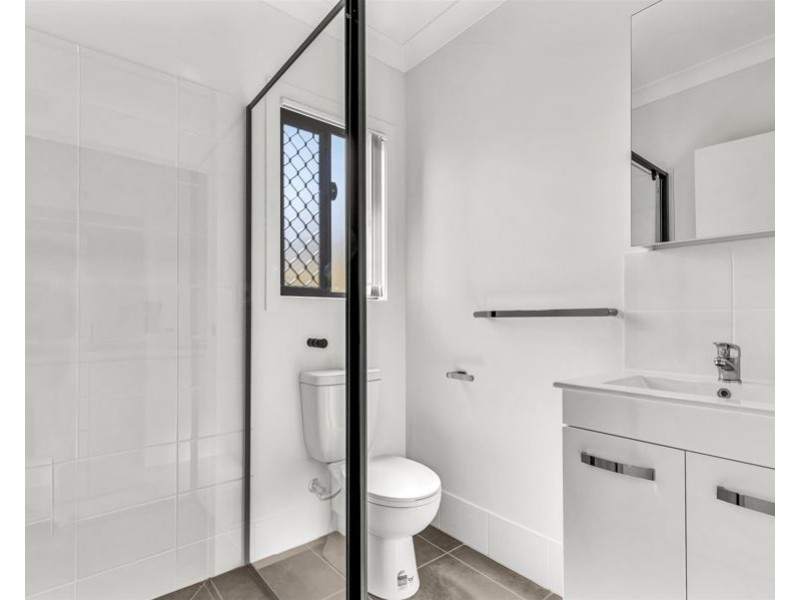 6a Hayes Street, Raceview QLD 4305