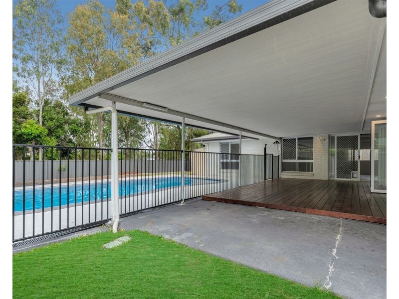 5 Baccata Place, Forest Lake QLD 4078