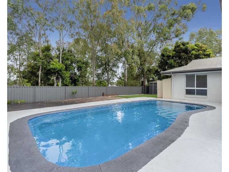 5 Baccata Place, Forest Lake QLD 4078