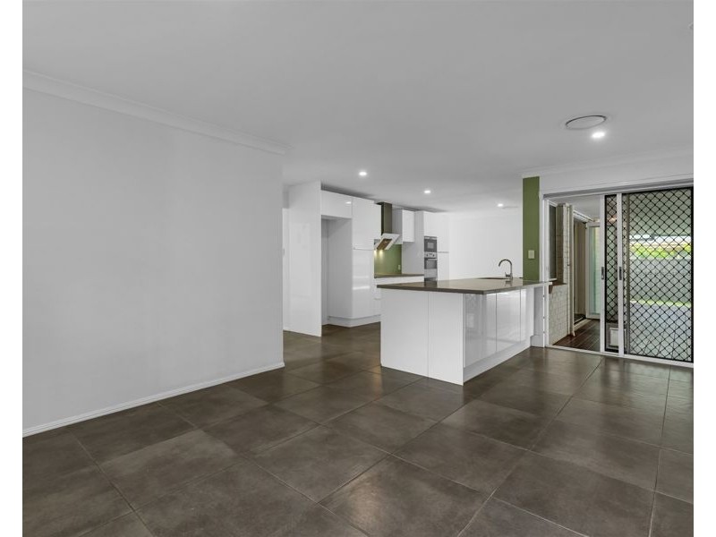 5 Baccata Place, Forest Lake QLD 4078