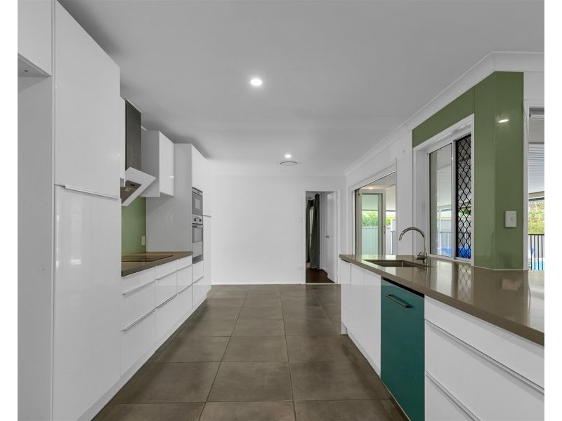 5 Baccata Place, Forest Lake QLD 4078