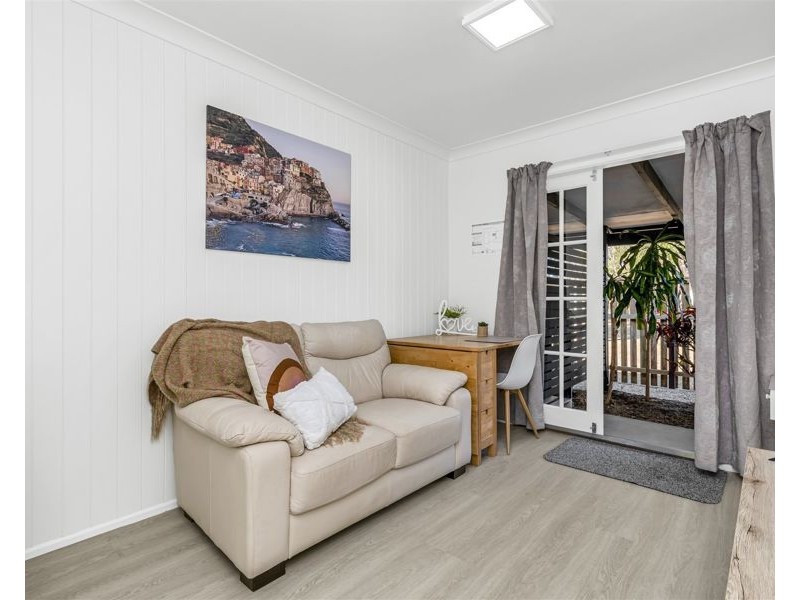 2/3 Pomona Terrace, Labrador QLD 4215