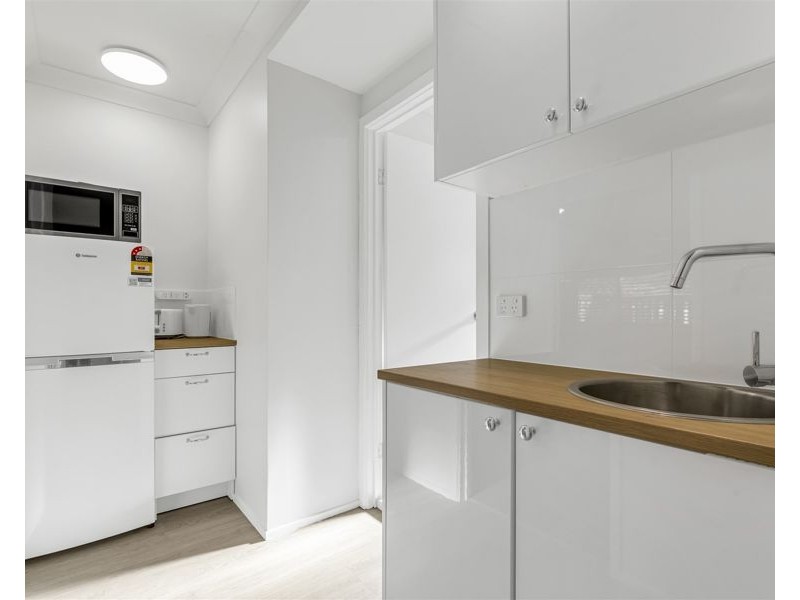 2/3 Pomona Terrace, Labrador QLD 4215