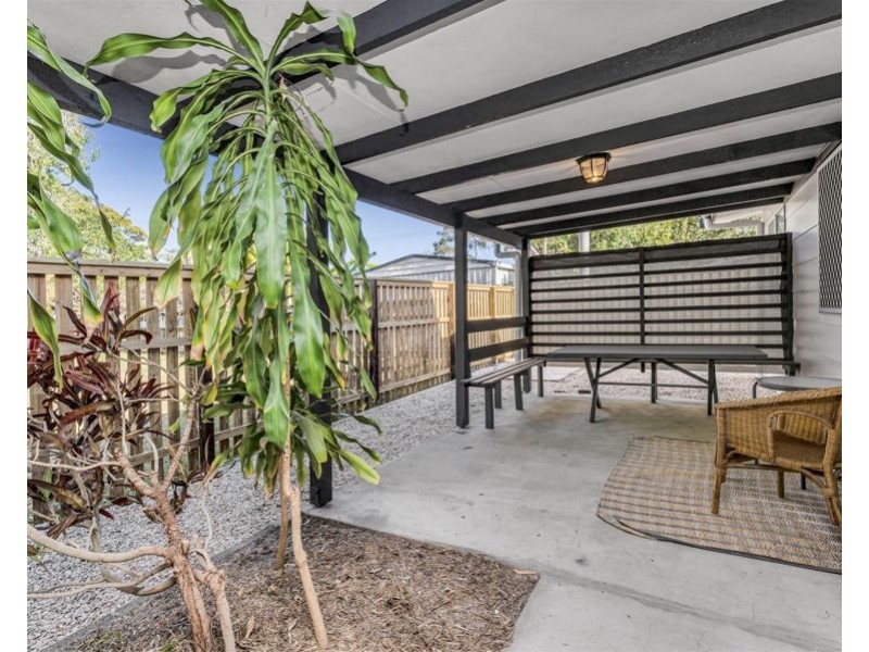 2/3 Pomona Terrace, Labrador QLD 4215