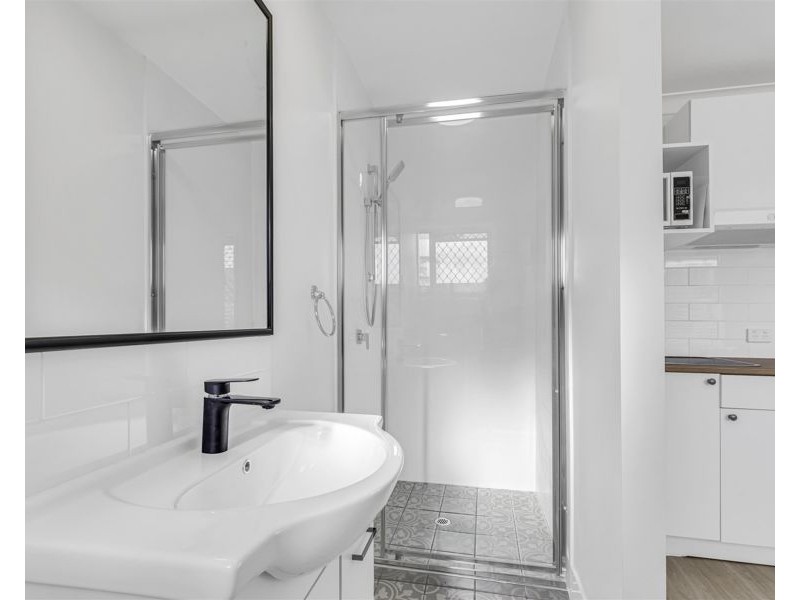 2/3 Pomona Terrace, Labrador QLD 4215