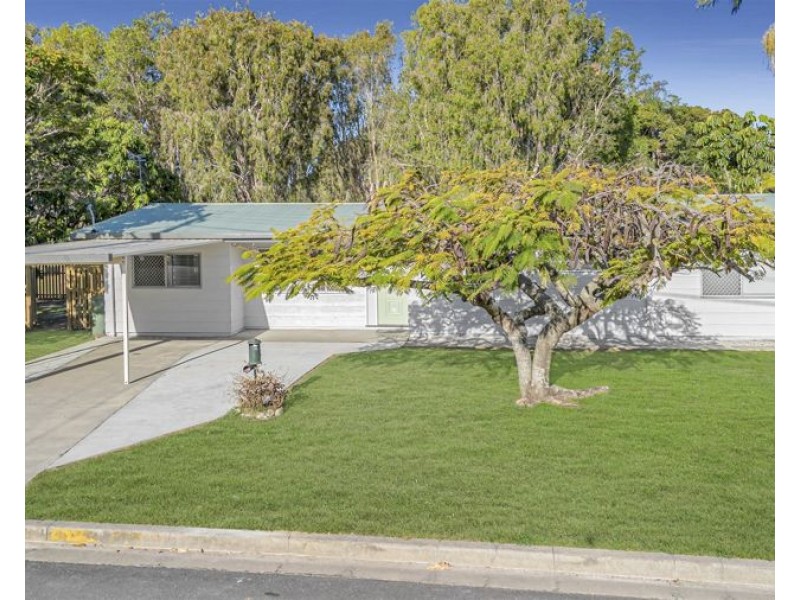 2/3 Pomona Terrace, Labrador QLD 4215