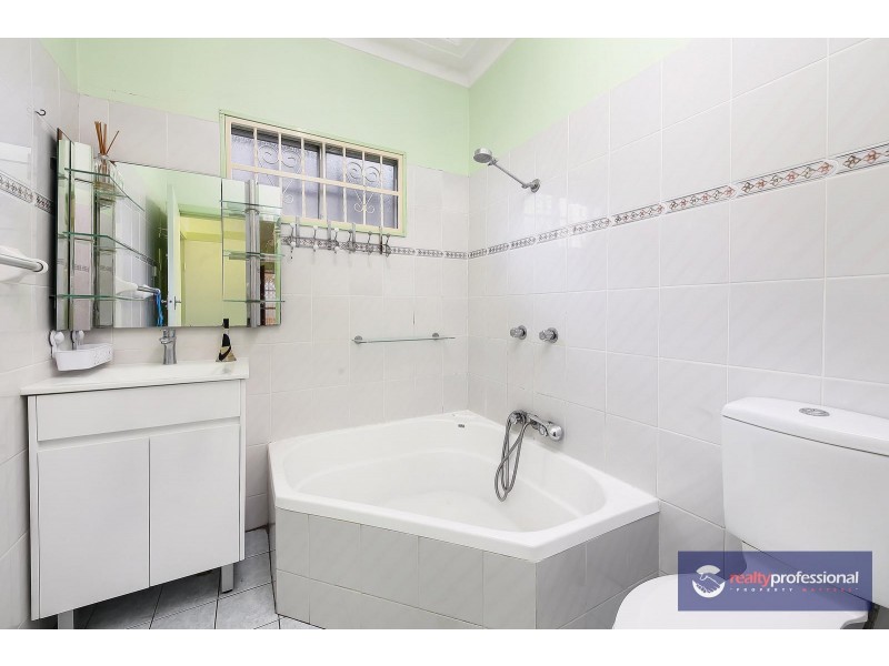 19 Allowrie Road, Villawood NSW 2163