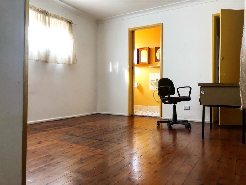 25 Defoe St, Wiley Park NSW 2195