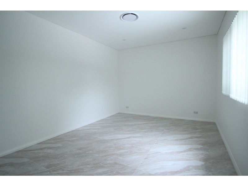 39a Camillo St, Pendle Hill NSW 2145