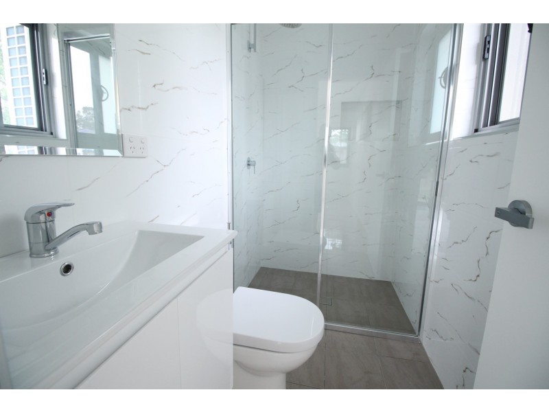 39a Camillo St, Pendle Hill NSW 2145