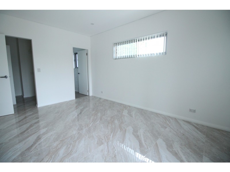 39a Camillo St, Pendle Hill NSW 2145