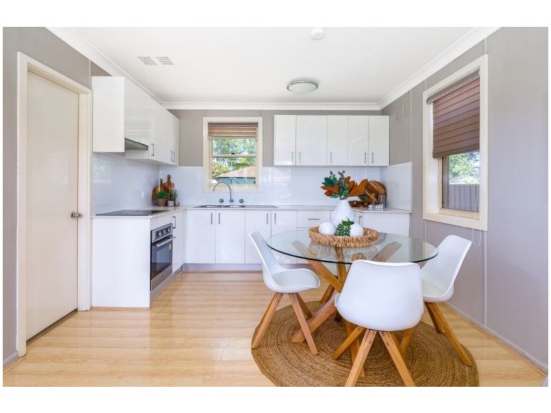 72 Marquesa Crescent, Lethbridge Park NSW 2770