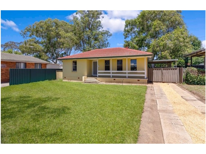 72 Marquesa Crescent, Lethbridge Park NSW 2770