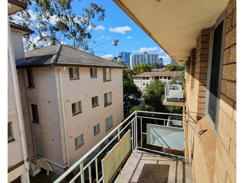 10/3 Pitt Street, Parramatta NSW 2150