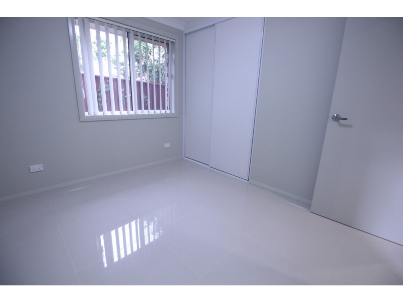 1/47 Tuncurry St, Bossley Park NSW 2176