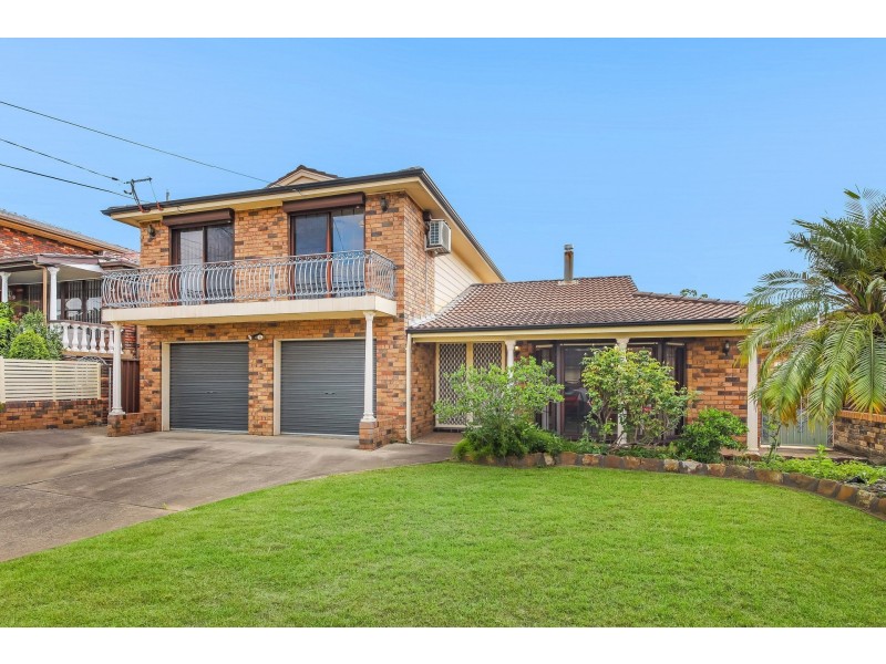 4 SUTHERLAND STREET, Canley Heights NSW 2166