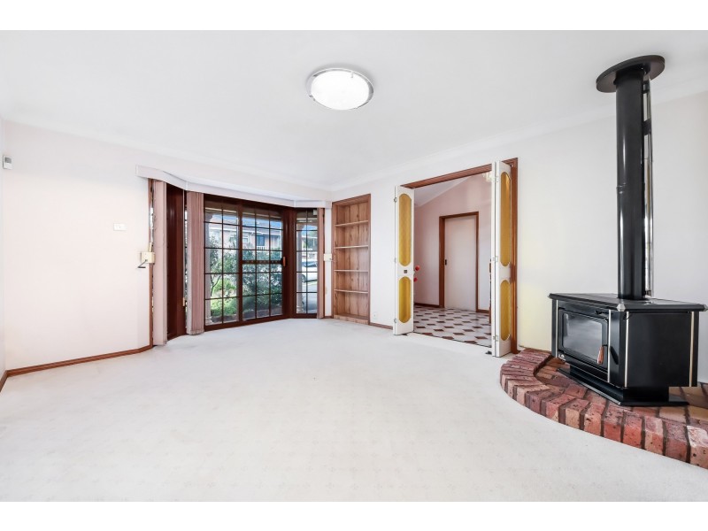 4 SUTHERLAND STREET, Canley Heights NSW 2166