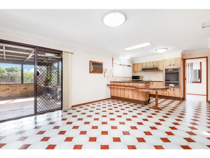 4 SUTHERLAND STREET, Canley Heights NSW 2166