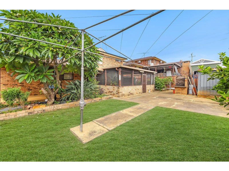 4 SUTHERLAND STREET, Canley Heights NSW 2166