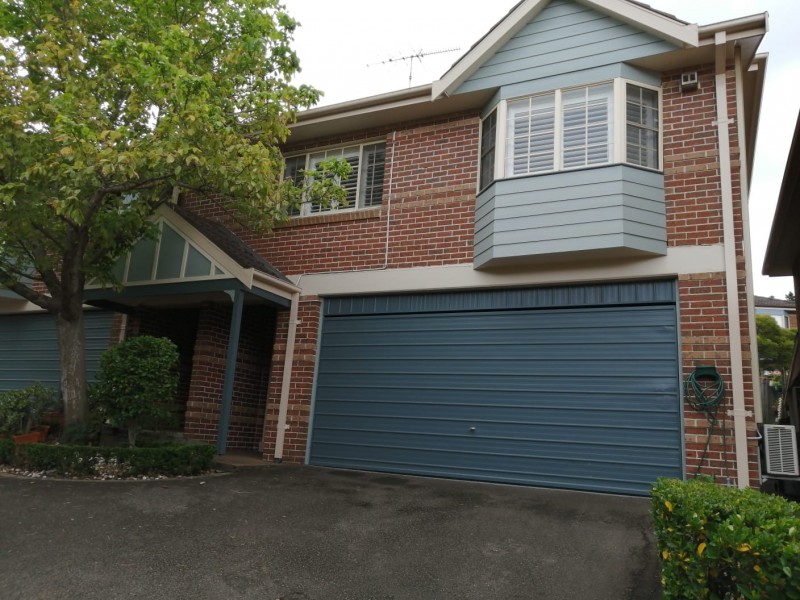 87/40 STRATHALBYN DRIVE, Oatlands NSW 2117