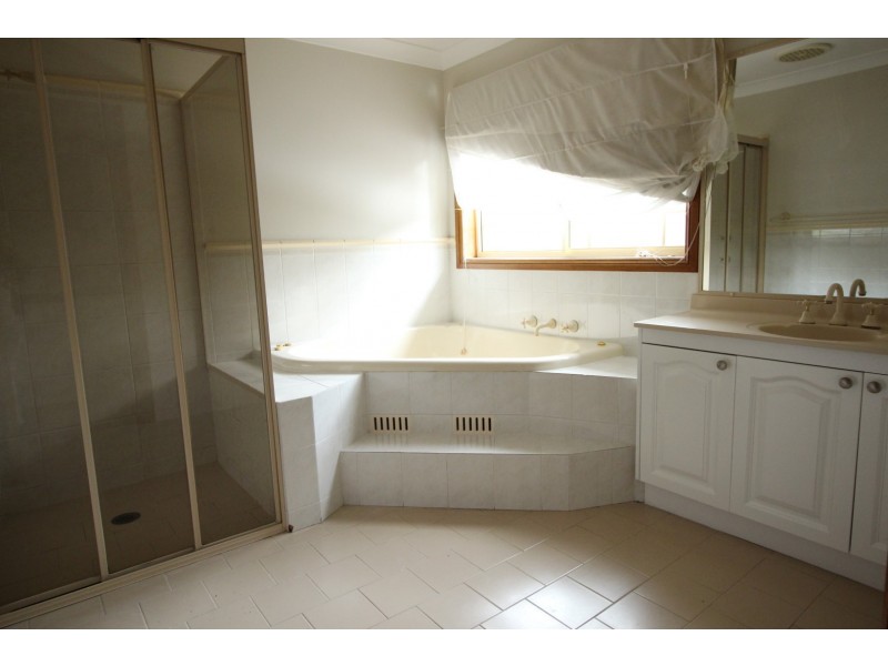 3 Bowen Cl, Cherrybrook NSW 2126