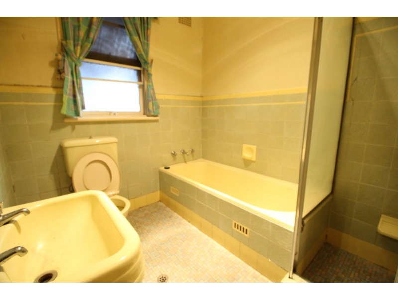 7 Moss Street, Northmead NSW 2152