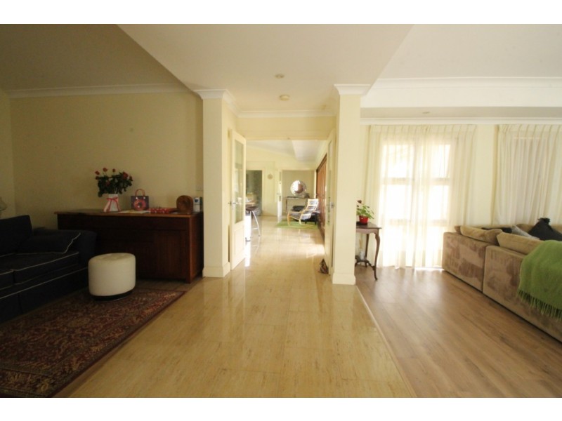 7 Illoura Lane, Wahroonga NSW 2076