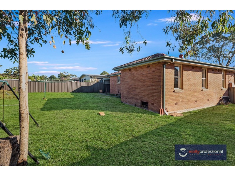 72 Marquesa Cr, Lethbridge Park NSW 2770