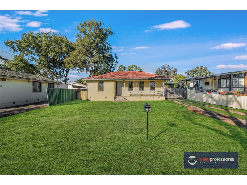 72 Marquesa Cr, Lethbridge Park NSW 2770