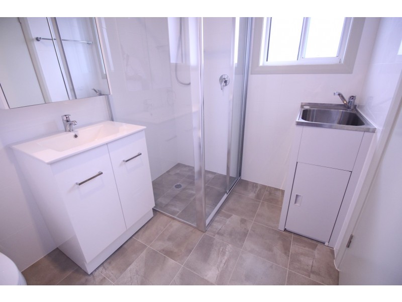 1/47 Tuncurry St, Bossley Park NSW 2176